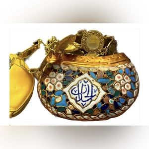 Gorgeous Arabic  writing on bag